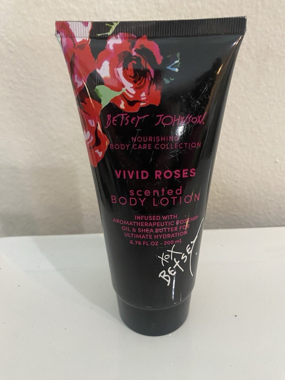 Betsey Johnson Vivid Roses Body Lotion 6.7 fl oz NEW! Sealed!